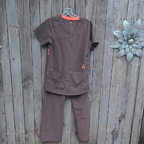 Carharrt Set For Women - Picture 8 of 8